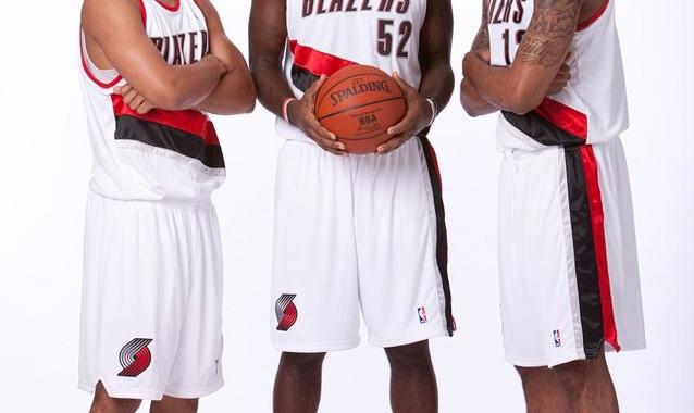 极速电竞-关于赛艇季后赛上演强强对话，塞北犀牛队大胜燕山飞鹰队，战术调整见效；豪门底蕴再次显现的信息