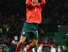 极速竞技-包含C罗迎来二十赛季高光表现，西班牙队球迷沸腾！的词条