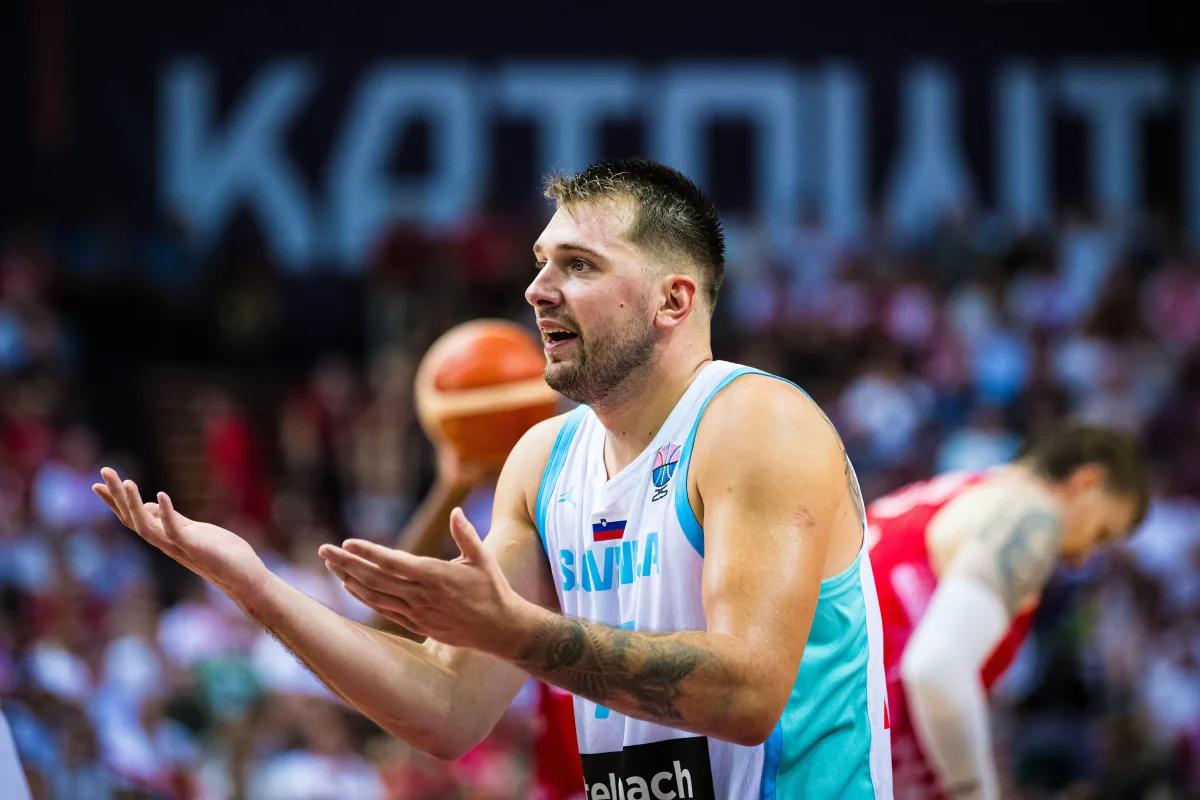 极速电竞-包含东契奇在加拿大队比赛中爆冷，赛事规则更新引发热议！的词条